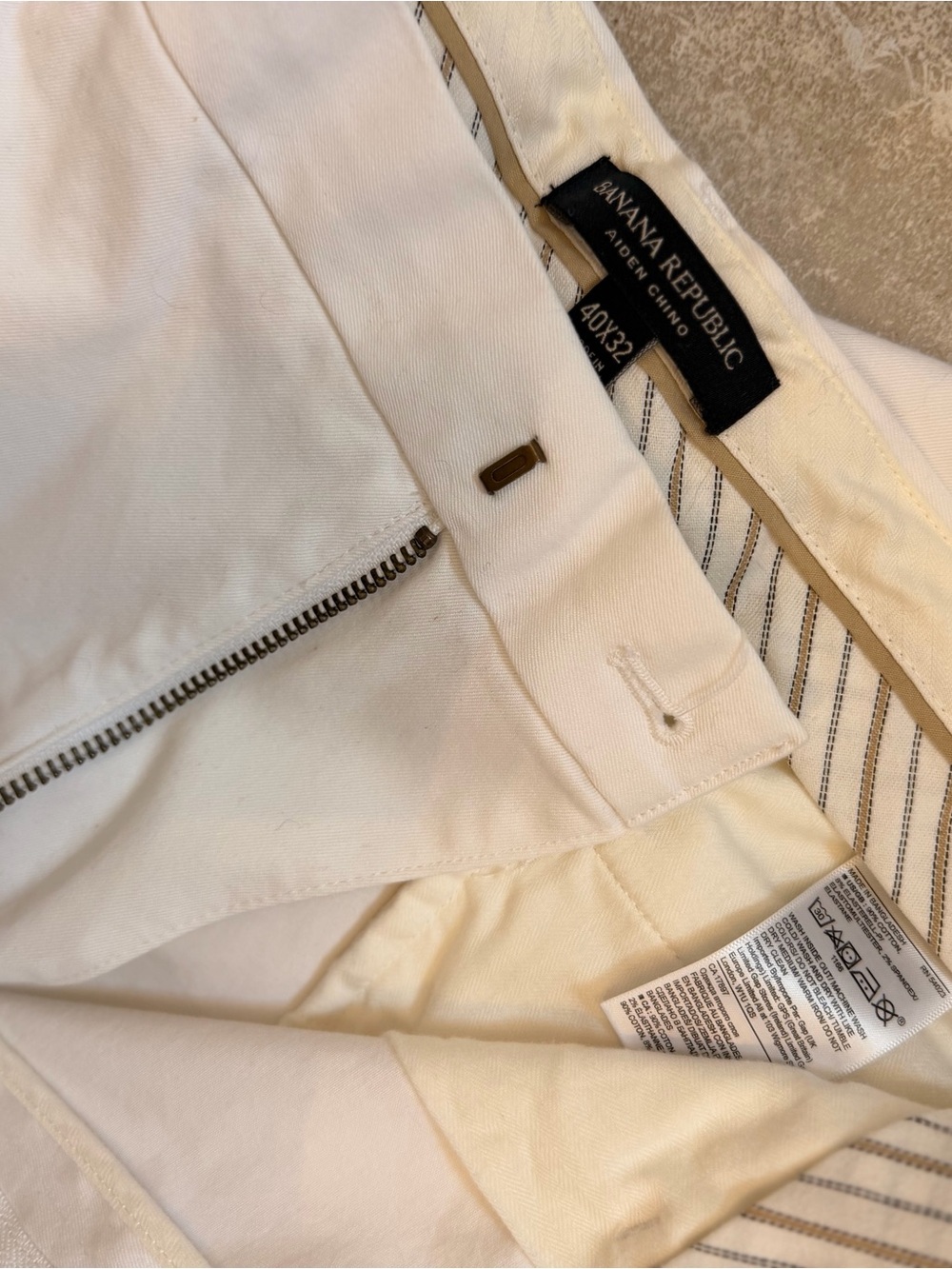 Banana Republic Men’s Cream Chino Pants